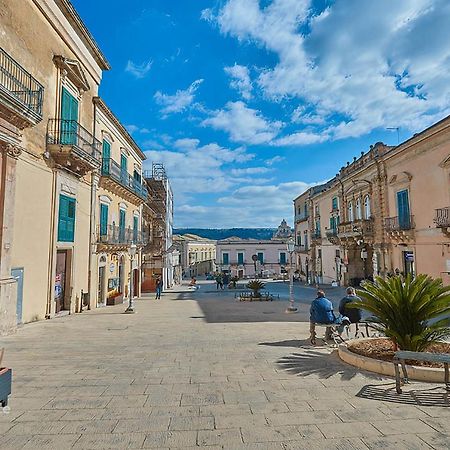 Piazza Duomo 36 Hotel Ragusa Bagian luar foto