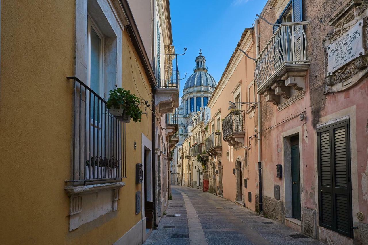 Piazza Duomo 36 Hotel Ragusa Bagian luar foto