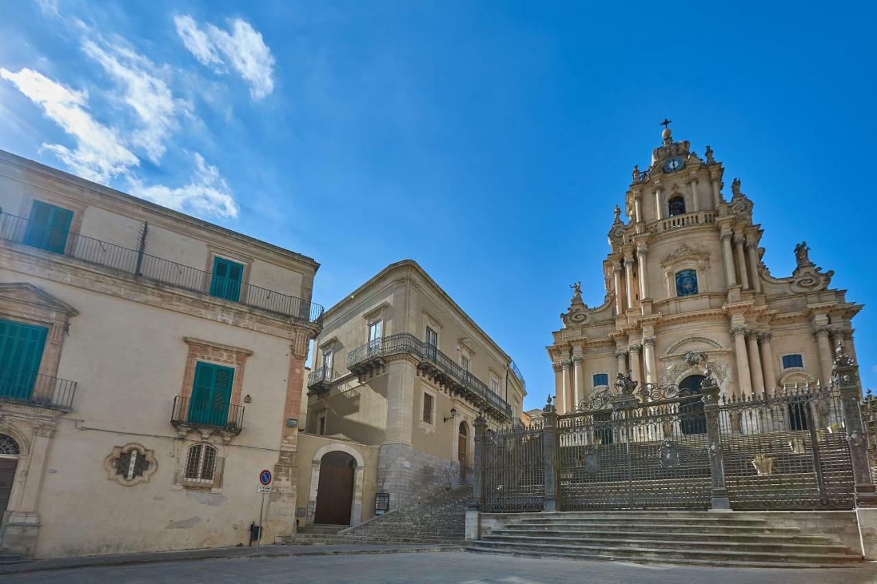 Piazza Duomo 36 Hotel Ragusa Bagian luar foto