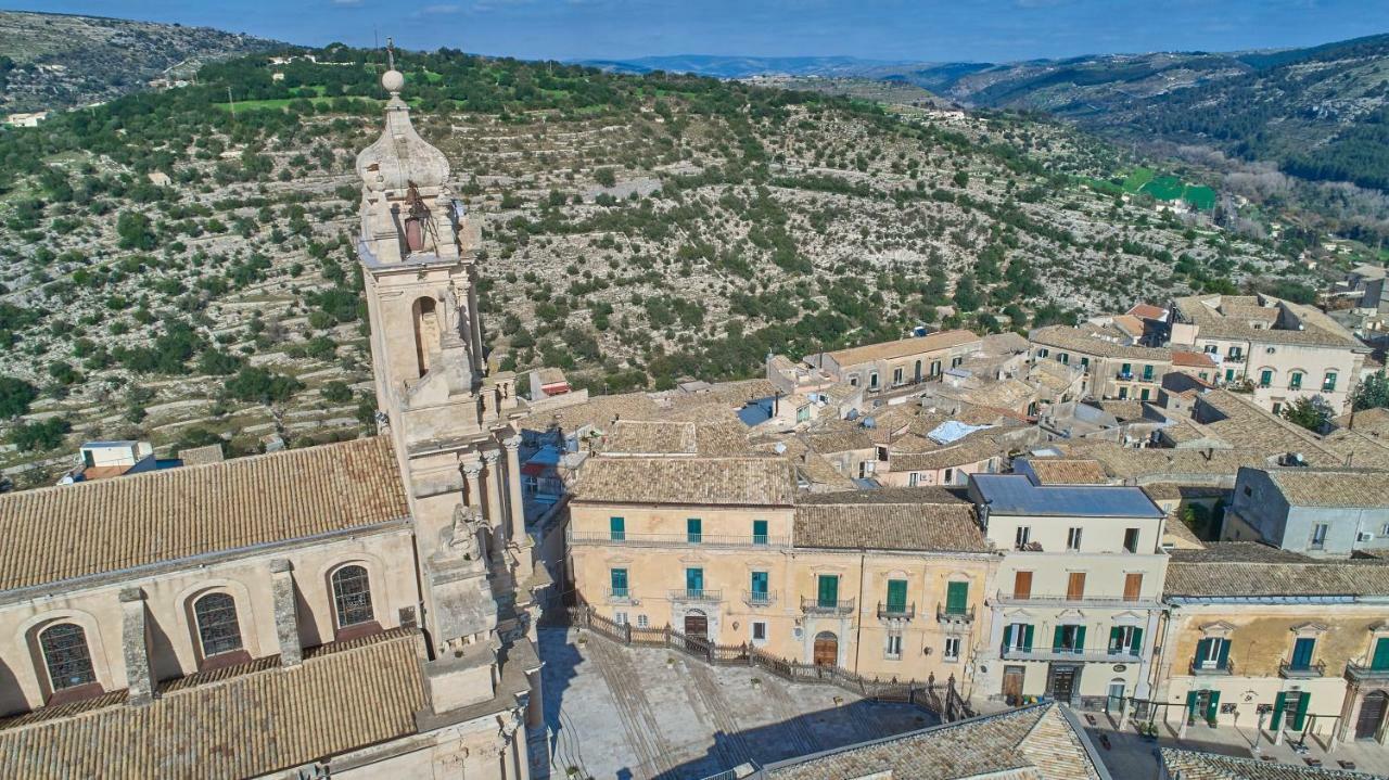 Piazza Duomo 36 Hotel Ragusa Bagian luar foto