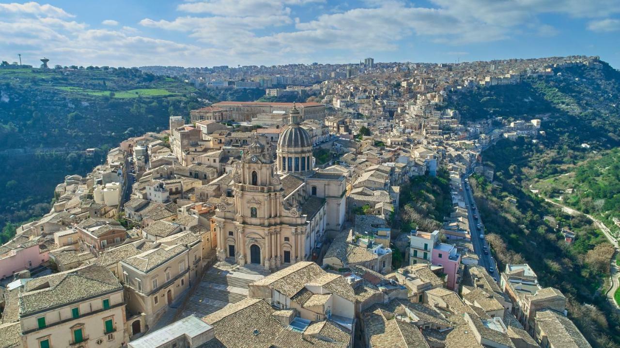 Piazza Duomo 36 Hotel Ragusa Bagian luar foto