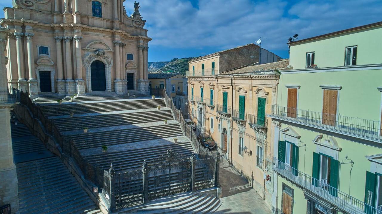 Piazza Duomo 36 Hotel Ragusa Bagian luar foto