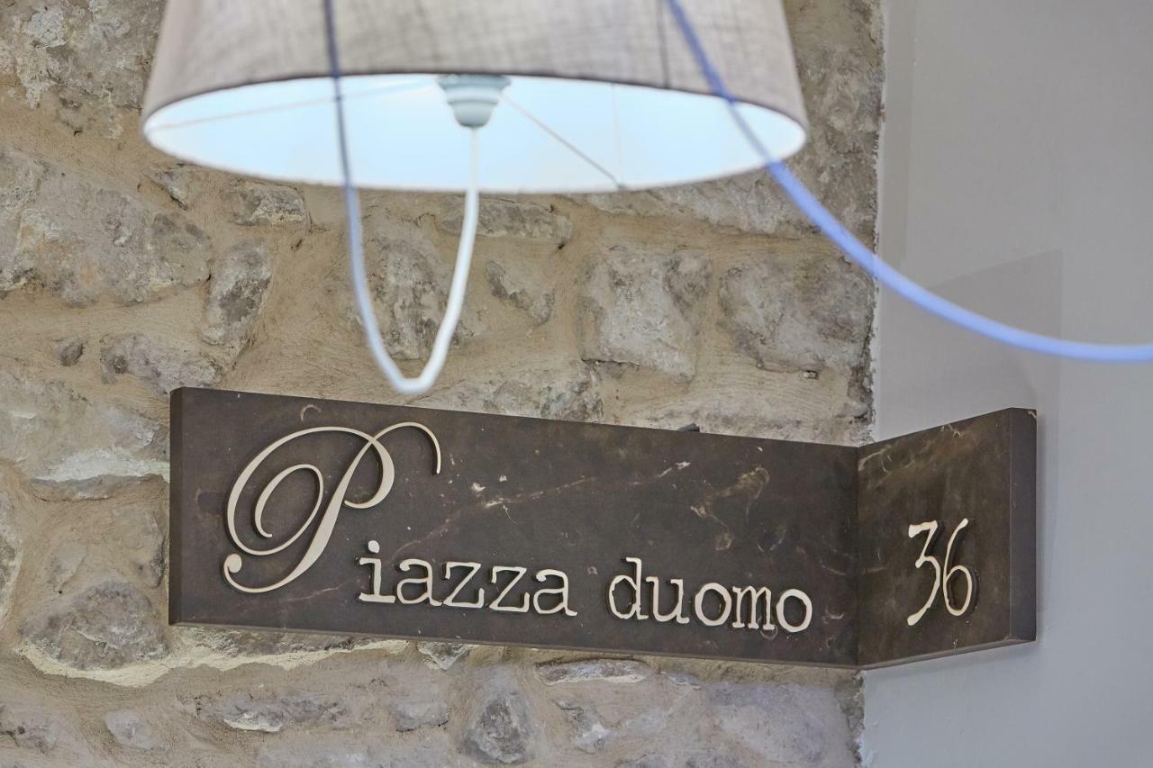 Piazza Duomo 36 Hotel Ragusa Bagian luar foto